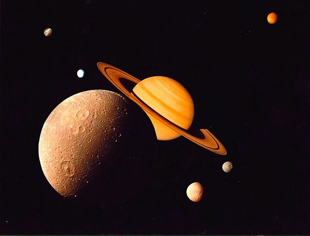 Read more about the article Titan entfernt sich 100 mal schneller als gedacht vom Saturn